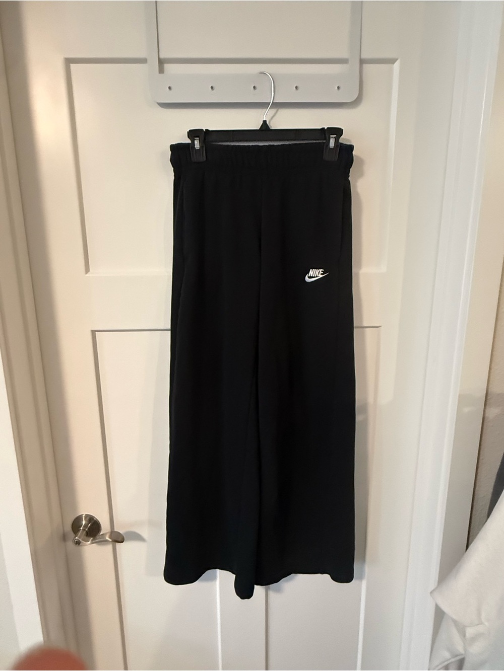 Nike womens Black wide leg  Pants with Logo size xs NWOT
